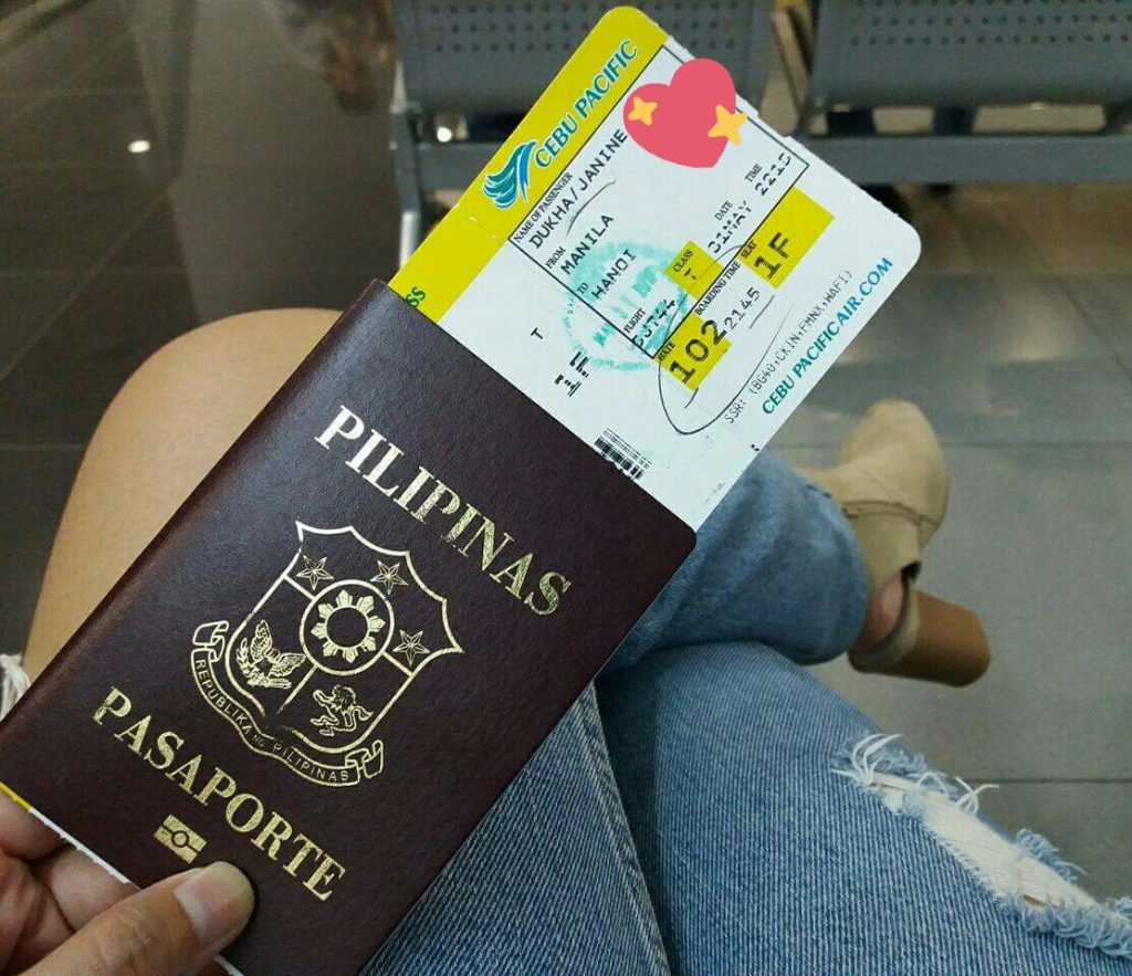 Boarding pass at the ready | © myTEFL