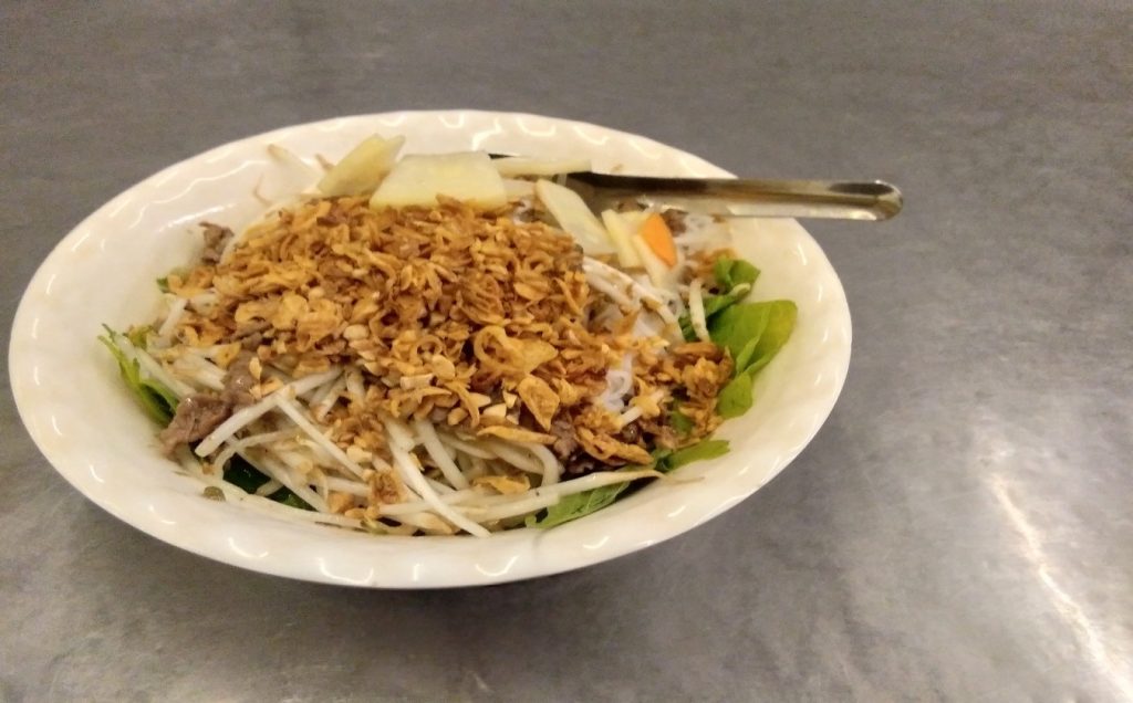 Vietnamese food is starting to impress! | © Janine Dhuka/myTEFL
