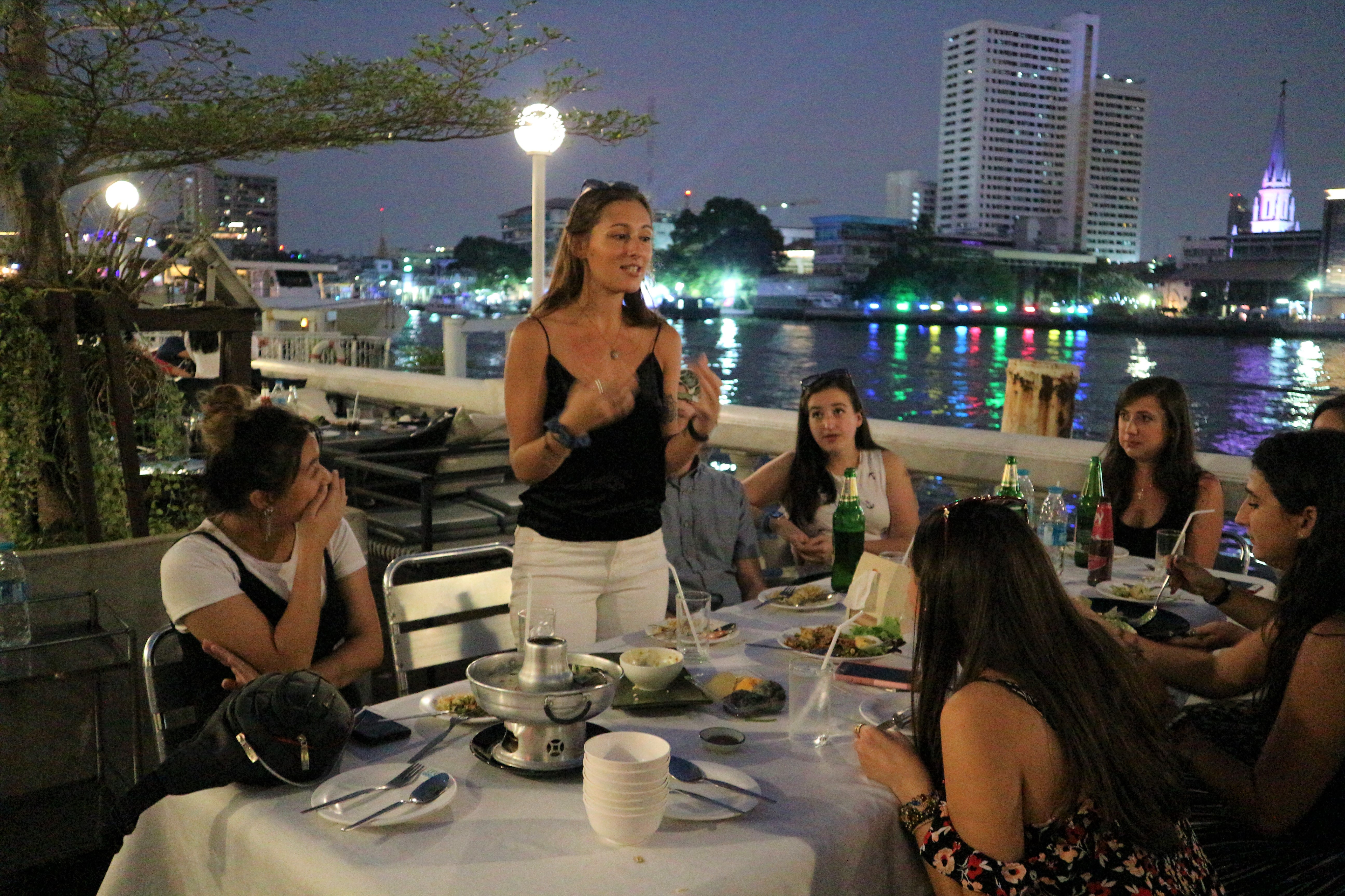 A cultural evening out in Bangkok with our Thailand teachers | © myTEFL