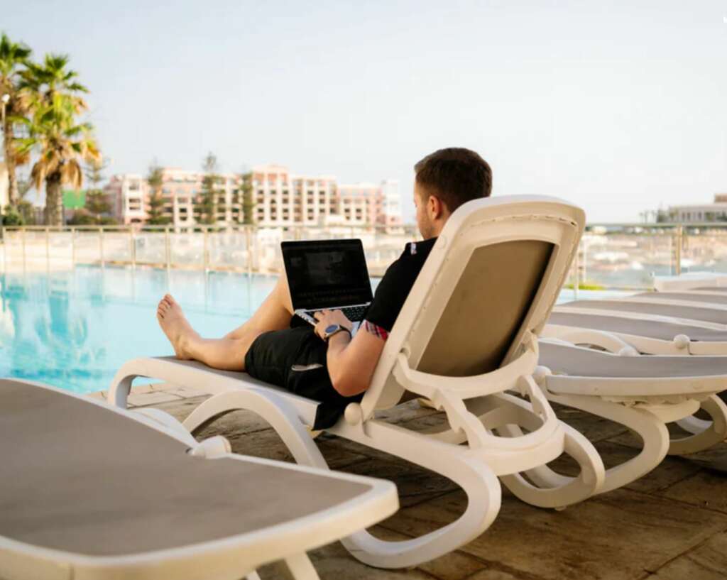 Is teaching online the new digital nomad work of choice?
