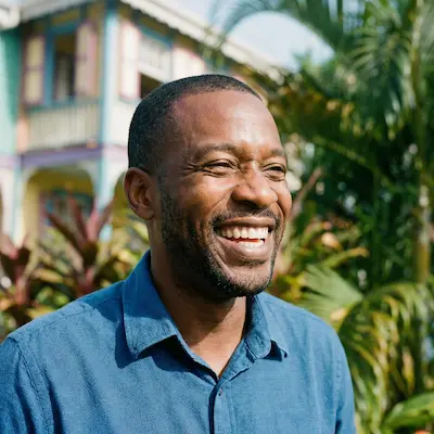 Smiling TEFL internship graduate from Trinidad sharing his teaching abroad experience in Mexico