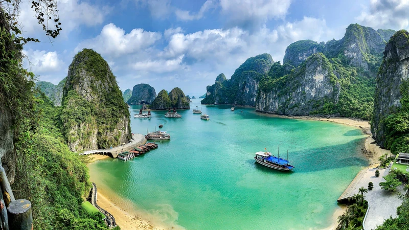 Ha Long Bay